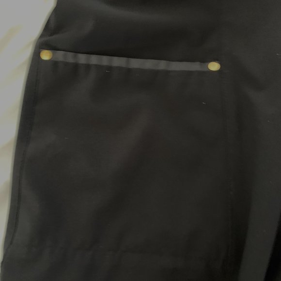Chico's Zenergy Black Cargo Perfect Pant SZ .5 - Picture 3 of 10